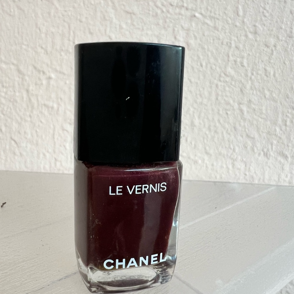 CHANEL Le Vernis in Vamp